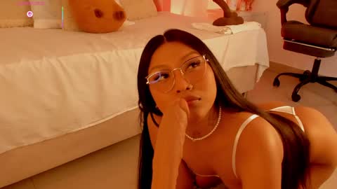 INSTAGRAM  m2221     online show from April 21, 10:10 am