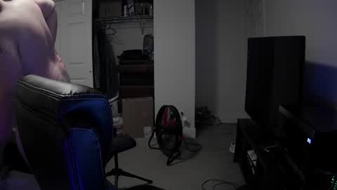 Snapshot of naked_and_alone chatting on July 1, 9:00 am naked_and_alone online show from July 1, 9:00 am