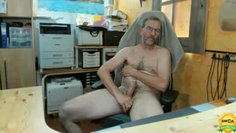 Snapshot of nakedluke chatting on September 22, 7:05 pm Luke online show from September 22, 7:05 pm