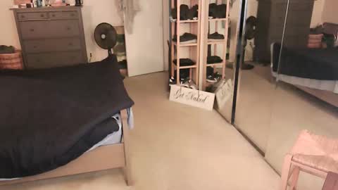 nakedmonkey online show from April 24, 12:24 am