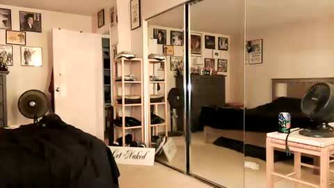 Snapshot of nakedmonkey chatting on July 31, 1:05 am nakedmonkey online show from July 31, 1:05 am