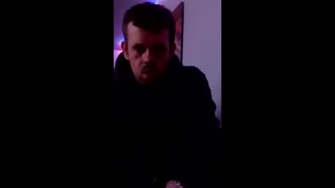 nakedscotsman199211189180 online show from April 12, 11:43 pm