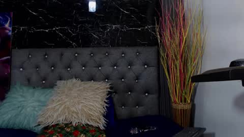 NALAROY online show from December 30, 8:04 pm