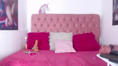 NALAROY online show from October 27, 4:11 pm