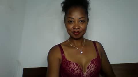 nalinah86 online show from February 24, 3:48 am