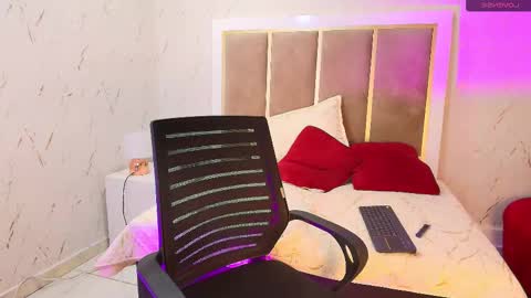 ----Namea------ online show from March 5, 8:38 pm