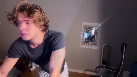 Georges online show from December 1, 8:42 pm