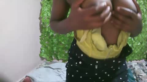 Snapshot of nana2095 chatting on March 5, 12:16 am nana2095 online show from March 5, 12:16 am