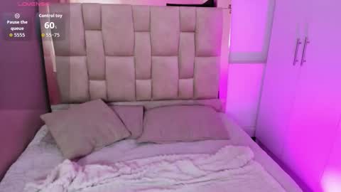 Nana online show from February 22, 3:18 am