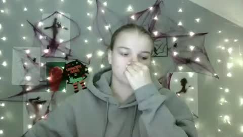 Nana online show from October 6, 8:12 am