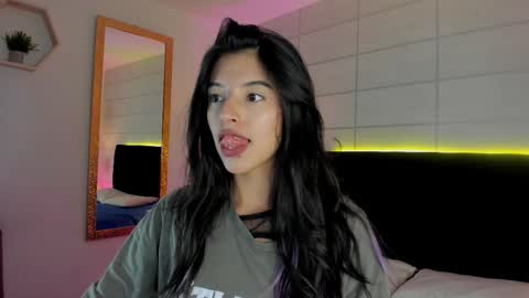 Nana  online show from February 13, 7:10 pm