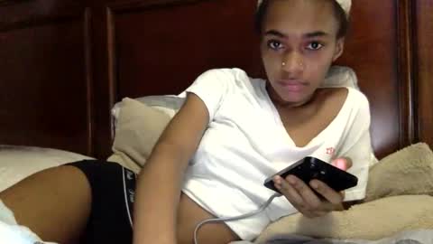 nanaonn online show from November 25, 4:51 pm