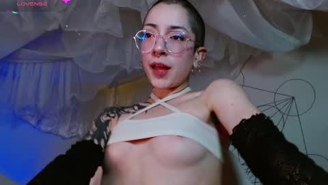 Snapshot of nanaxnana chatting on February 23, 8:28 am Alma Maria online show from February 23, 8:28 am