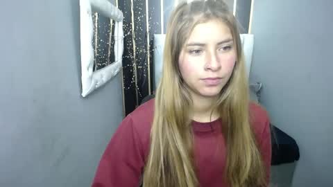 Snapshot of nancy_blonde chatting on April 27, 12:47 pm nancy blonde online show from April 27, 12:47 pm