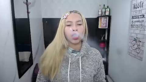 Snapshot of nancy_blonde chatting on July 21, 12:51 pm nancy blonde online show from July 21, 12:51 pm