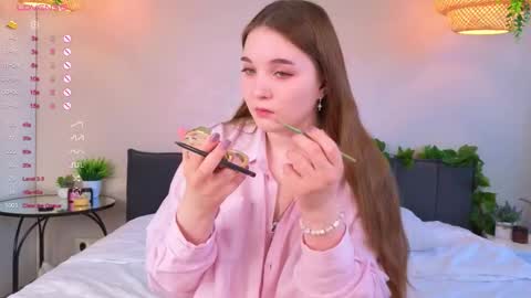 Snapshot of nancycaseys chatting on September 9, 5:07 am Luna online show from September 9, 5:07 am