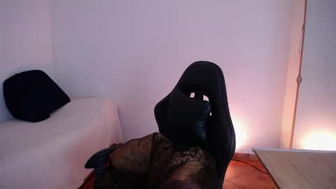 Snapshot of nani_gutierrez chatting on May 13, 12:30 am Nani online show from May 13, 12:30 am