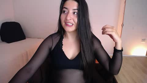 Snapshot of nani_gutierrez chatting on May 19, 10:38 pm Nani online show from May 19, 10:38 pm