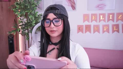 ELLA online show from December 18, 7:09 pm