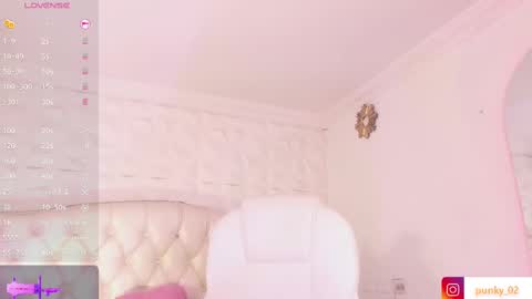 Snapshot of nanit_l chatting on February 12, 2:14 am anna online show from February 12, 2:14 am