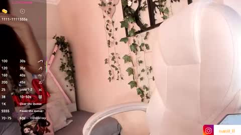 Snapshot of nanit_l chatting on November 10, 7:46 pm anna online show from November 10, 7:46 pm