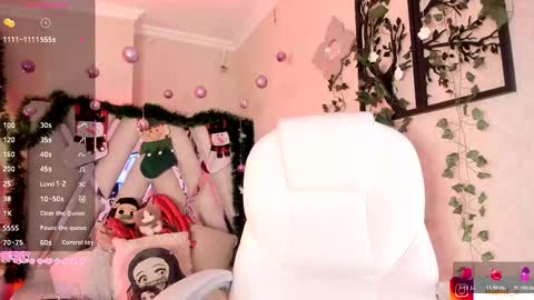 Snapshot of nanit_l chatting on December 14, 12:05 am anna online show from December 14, 12:05 am