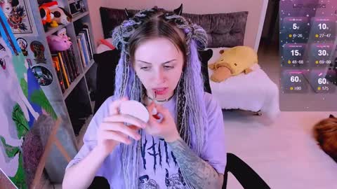 Monday-Friday 12-4 AM and 6-9 AM New York time online show from December 6, 11:00 am