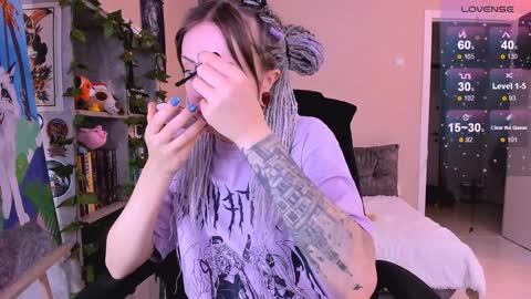 Monday-Friday 12-4 AM and 6-9 AM New York time online show from December 30, 8:54 am