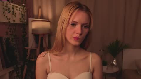 nannetteterrill online show from April 21, 7:03 am