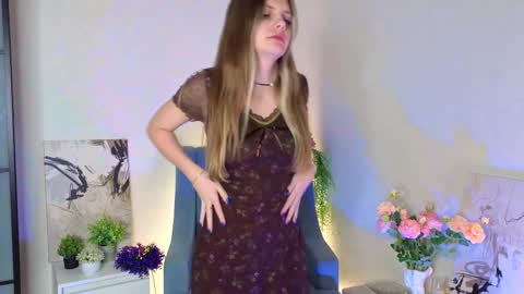 Snapshot of nannieenter chatting on October 22, 8:14 am Marina online show from October 22, 8:14 am