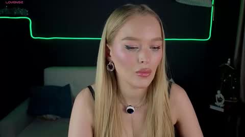 nanny online show from December 14, 8:24 pm