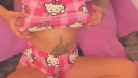 Snapshot of nany_tnt chatting on January 24, 4:27 am NANY online show from January 24, 4:27 am