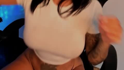 Snapshot of nany_tnt chatting on February 6, 4:10 am NANY online show from February 6, 4:10 am