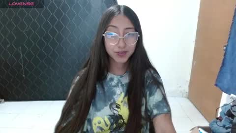 Snapshot of nanylux chatting on May 3, 3:56 am nanylux online show from May 3, 3:56 am