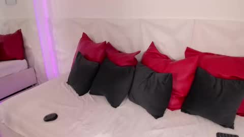 Naomi Amoretti online show from March 5, 4:47 pm