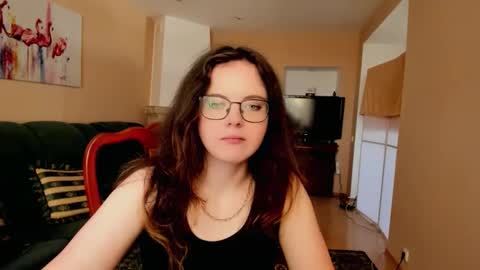 Snapshot of naomi_di chatting on June 5, 6:20 am naomi_di online show from June 5, 6:20 am