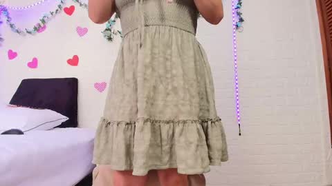 Snapshot of naomi_diamond_ chatting on September 14, 12:48 pm Naomi online show from September 14, 12:48 pm