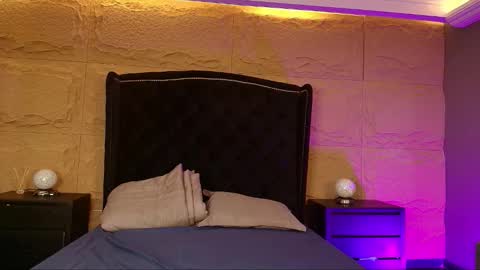 Snapshot of naomi_hill1 chatting on October 8, 8:39 pm Naomi online show from October 8, 8:39 pm