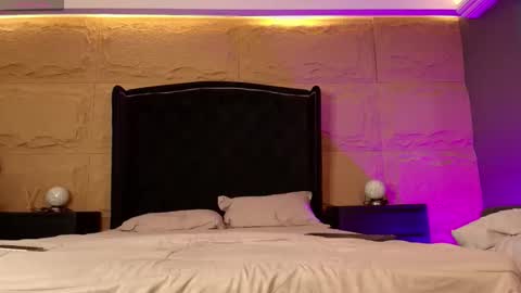 Snapshot of naomi_hill1 chatting on October 16, 8:32 pm Naomi online show from October 16, 8:32 pm