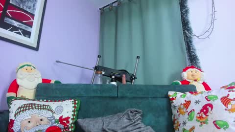 Nahomi Jones online show from December 6, 12:02 am