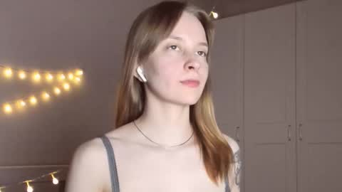 Naomi online show from April 2, 9:01 pm