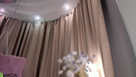 Naomi online show from October 27, 11:20 pm