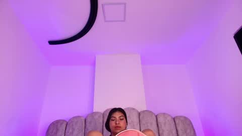 naomi online show from April 21, 11:49 am