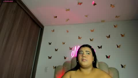 Snapshot of naomiasha_ chatting on November 23, 11:15 pm online show from November 23, 11:15 pm