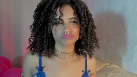 Snapshot of naomidawsonn chatting on February 17, 9:30 pm naomidawson online show from February 17, 9:30 pm