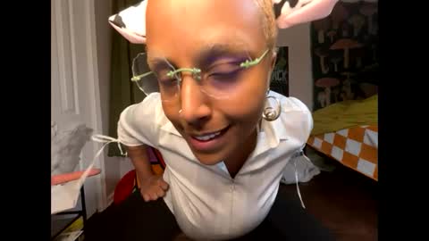 Snapshot of naomigiirl6 chatting on December 15, 4:04 pm Naomigiirl6 online show from December 15, 4:04 pm