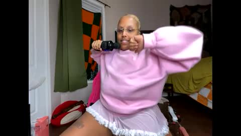 Snapshot of naomigiirl6 chatting on December 23, 3:12 pm Naomigiirl6 online show from December 23, 3:12 pm