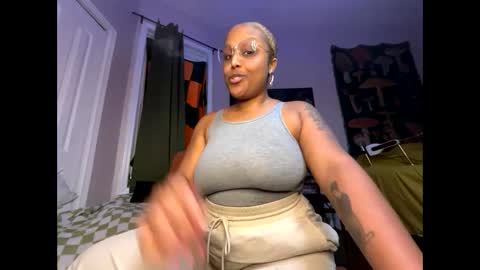 Snapshot of naomigiirl6 chatting on December 30, 4:08 pm Naomigiirl6 online show from December 30, 4:08 pm