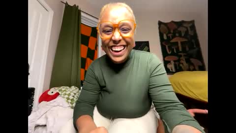 Snapshot of naomigiirl6 chatting on January 2, 12:23 am Naomigiirl6 online show from January 2, 12:23 am