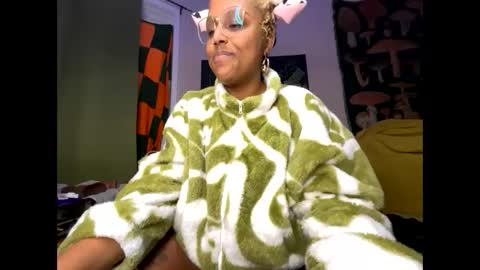 Snapshot of naomigiirl6 chatting on January 20, 2:46 pm Naomigiirl6 online show from January 20, 2:46 pm